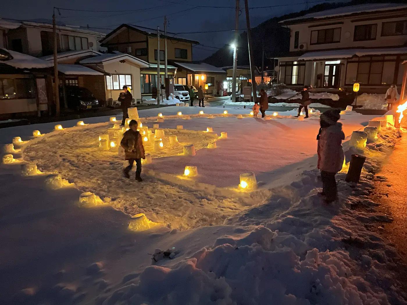 雪の提灯回廊 = 2024年1月27日 楢下