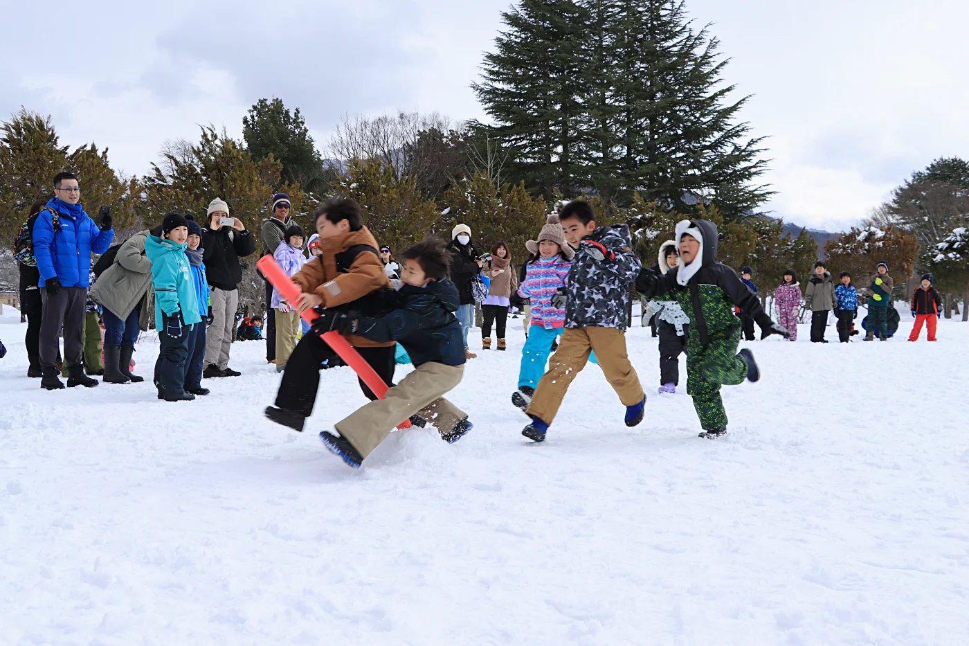 スノーフラッグでの熱い戦い = 2025年2月24日 市民公園