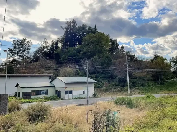 鎮守の森「宮生小学校」の校歌に関係する聖地へ(鶏森山稲荷神社)