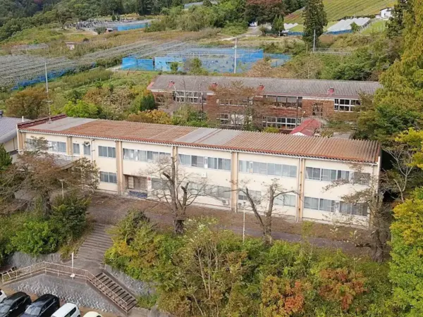 121年の歴史「旧上山市立宮生小学校」 校舎内部の様子やこれまでの沿革